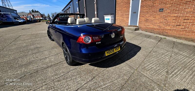 VOLKSWAGEN EOS