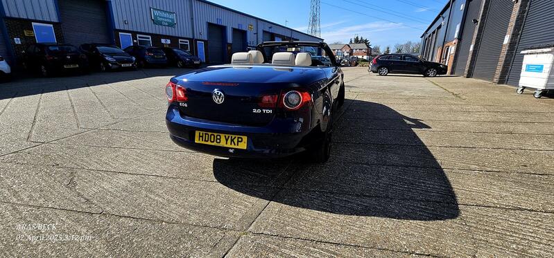 VOLKSWAGEN EOS